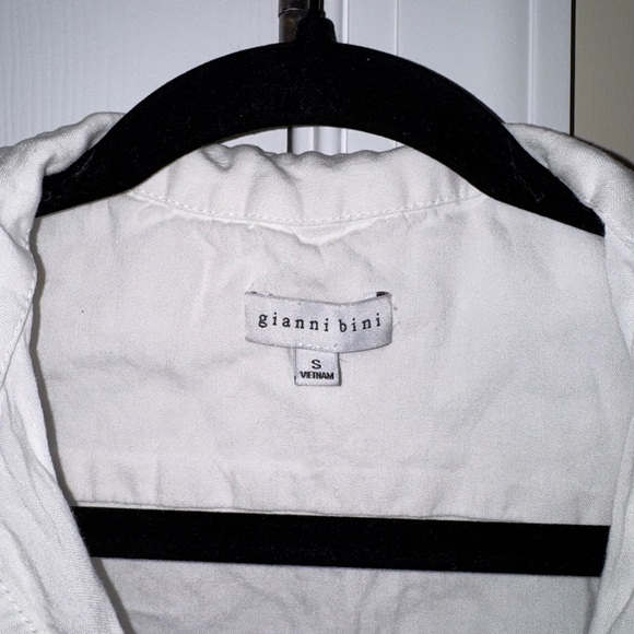 Gianni Bini Cream Button-Up Shirt - Picture 2 of 3